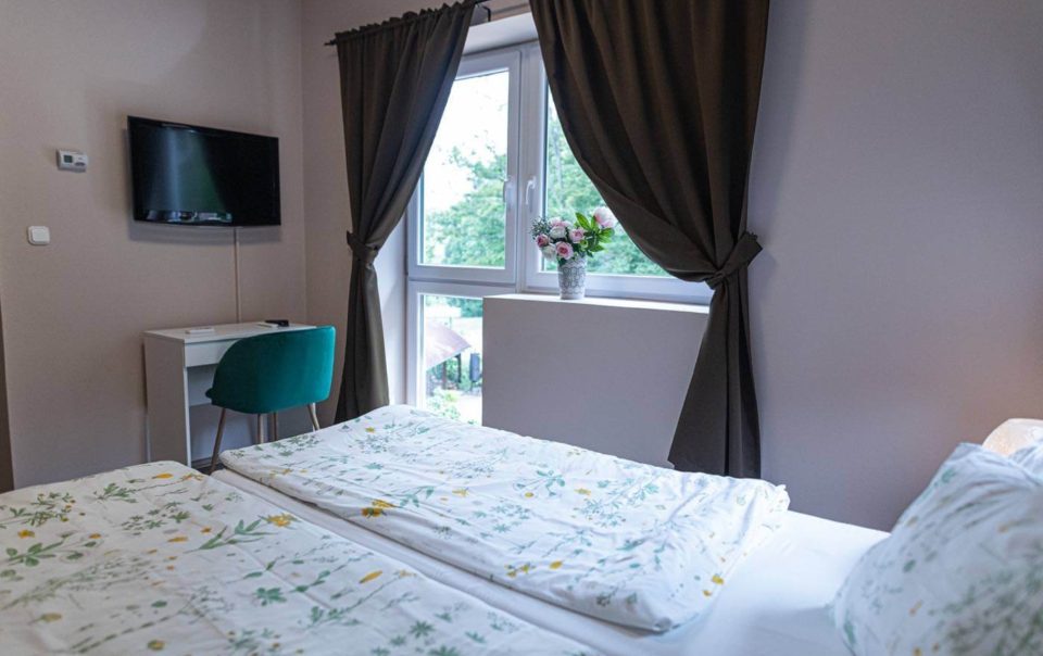 kétágyas bonnechance hotel szoba