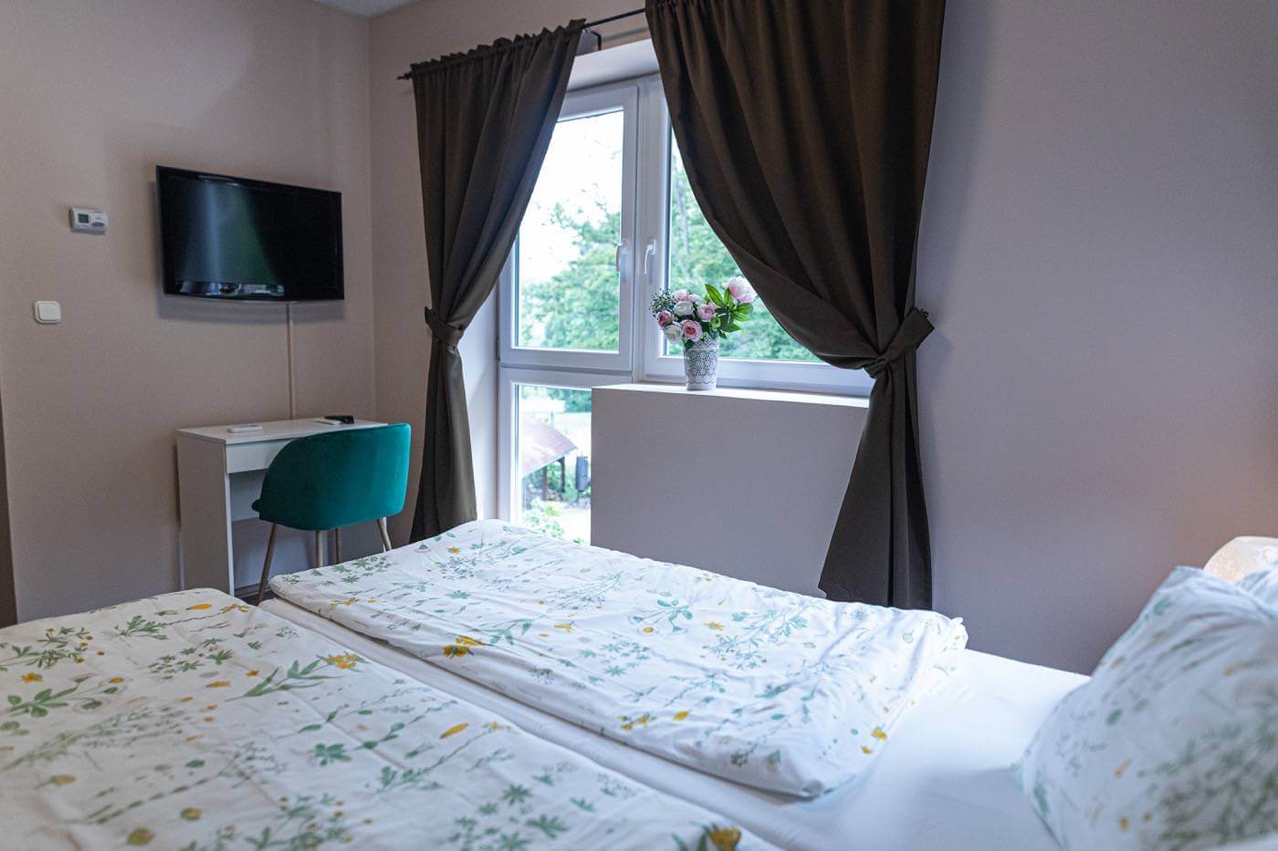 kétágyas bonnechance hotel szoba